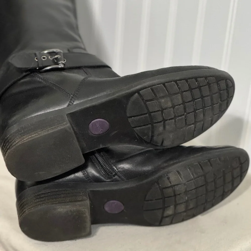 Me Too Deedee Black‎ Leather Riding Boots Womens 7M Buckle Strap Moto Knee High